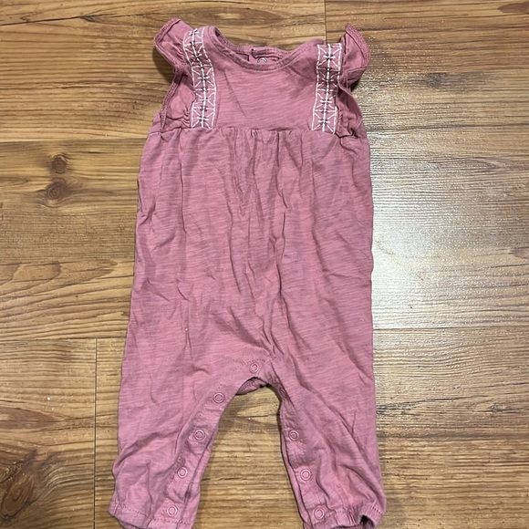 3 summer rompers - Picture 2 of 7